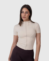 Shop Lily Motion Sculpt Jacket, крем боја: спортска маица со кратки ракави и патент – поглед од напред